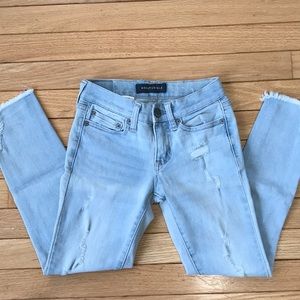 Aeropostale Low rise crop skinny jeans